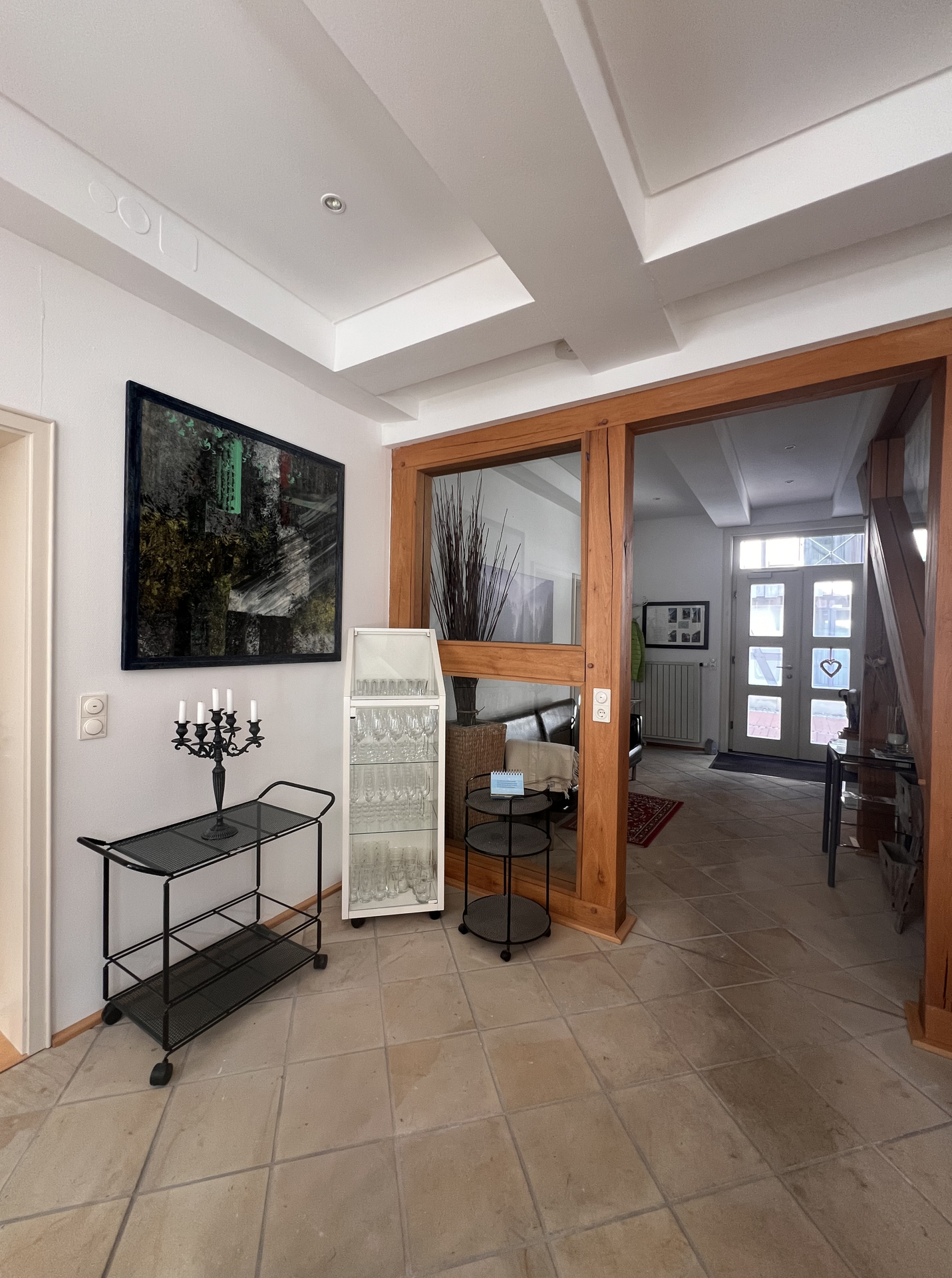 Aufenthaltsraum mit Sofa.jpeg